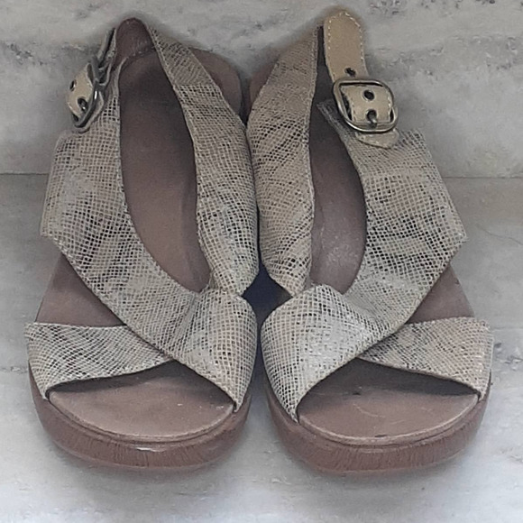 Dansko Taupe Snake Jacinda Nubuck Sandal Size 40 - Picture 2 of 10